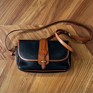 VINTAGE CÓRNER: DOONEY BOURKE Brown Leather Crossbody Bag